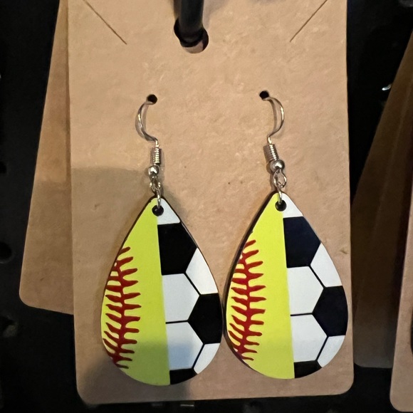 Softball/Baseball Softball/ Volleyball Softball/Soccer sublimation wood earrings - Picture 2 of 7